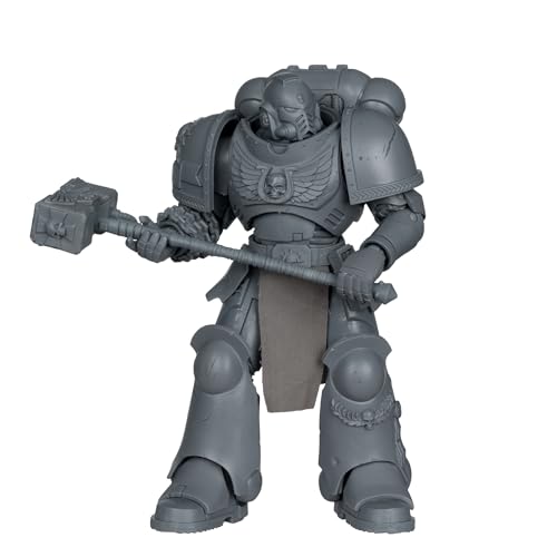 McFarlane Toys - Warhammer 40,000 Lieutenant Titus Space Marine II Artist Proof 7in Figure